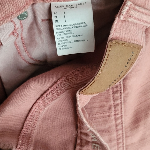 Shorts - Picture 3 of 4